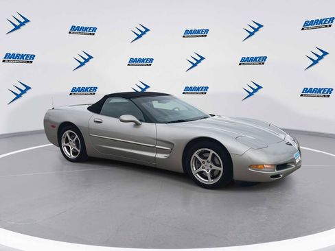 Used 2001 Chevrolet Corvette Convertible w/ Preferred Equipment Group2 image 2