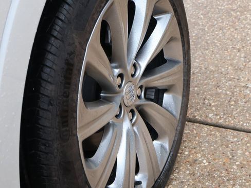 Used 2025 Buick Envista Avenir image 39