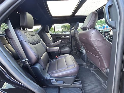 Used 2025 Ford Explorer Platinum w/ Ultimate Package image 31