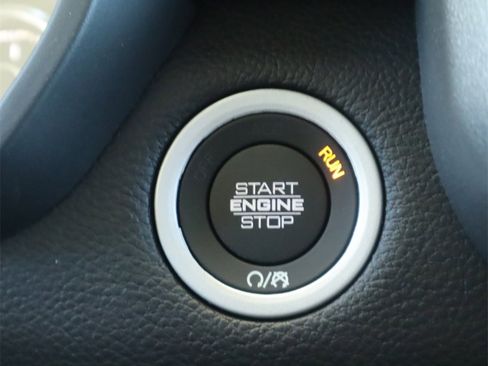 Used 2023 RAM 1500 Laramie image 13