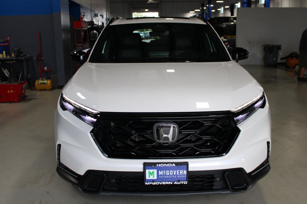Used 2025 Honda CR-V Sport Touring image 2