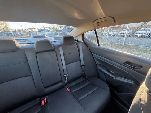 Used 2025 Nissan Altima 2.5 SV image 38