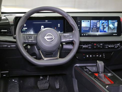 New 2026 Nissan Kicks SR image 2