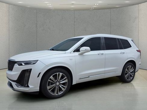 Used 2021 Cadillac XT6 Premium Luxury FWD image 10