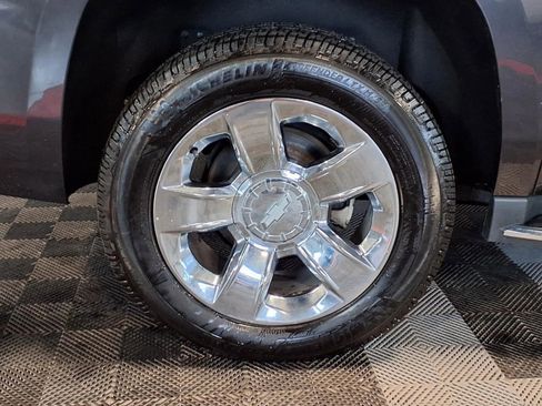 Used 2017 Chevrolet Suburban Premier image 9