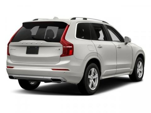 Used 2018 Volvo XC90 T6 Momentum w/ Convenience Package image 5