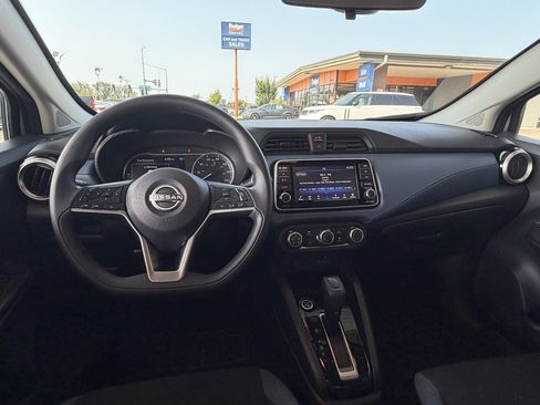 Used 2025 Nissan Versa SV FWD image 11