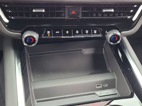 New 2025 Chevrolet Tahoe LS AWD/4WD image 18
