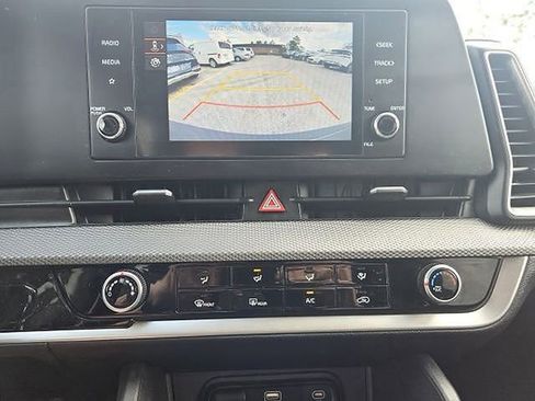 Certified 2024 Kia Sportage LX image 11