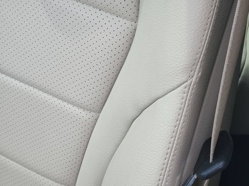 Used 2018 Mercedes-Benz GLC 300 4MATIC image 14