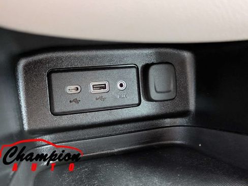 Used 2022 Chevrolet Equinox LS AWD/4WD image 24