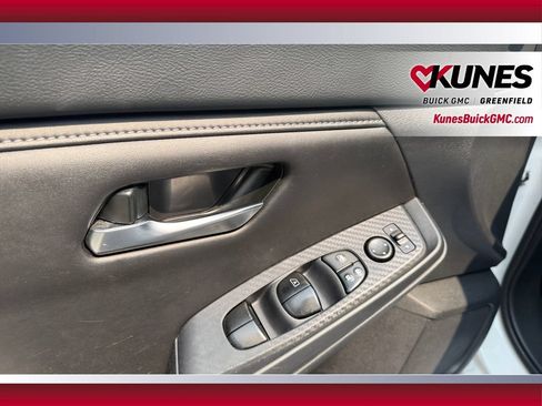 Used 2024 Nissan Sentra SV FWD image 15