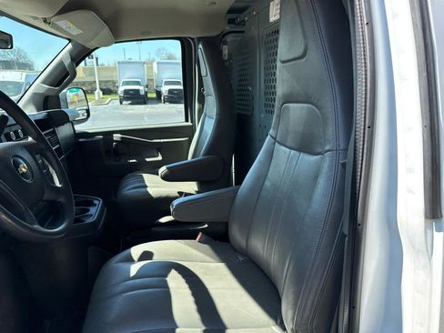 Used 2017 Chevrolet Express 2500 image 13