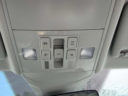 Used 2023 Volkswagen Jetta SE FWD image 32