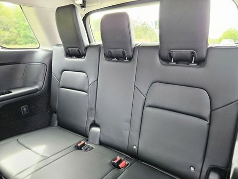 Certified 2024 Nissan Pathfinder SL FWD image 30