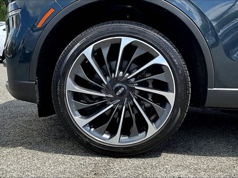 Used 2023 Lincoln Aviator Reserve w/ Equipment Group 201A image 8