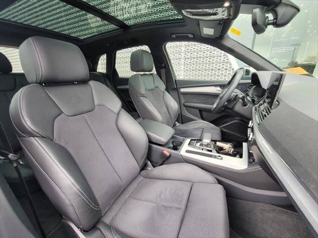 Used 2024 Audi Q5 e Premium Plus w/ Premium Plus Package AWD/4WD image 24