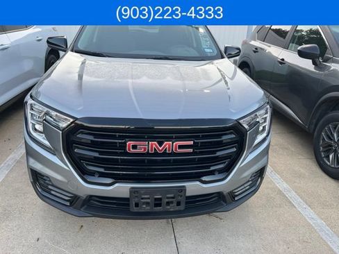 Used 2024 GMC Terrain SLE w/ Elevation Edition FWD image 12