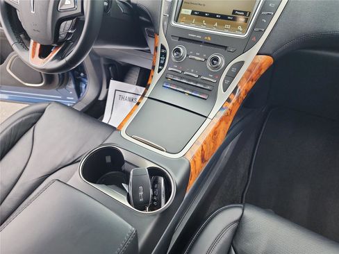 Used 2018 Lincoln MKX Reserve image 26