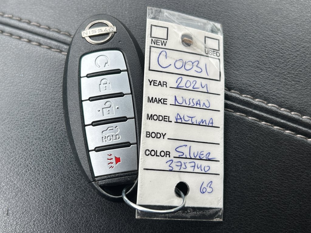 Used 2024 Nissan Altima 2.5 SV FWD image 35