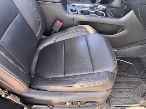 Used 2020 Chevrolet Traverse RS AWD/4WD image 21