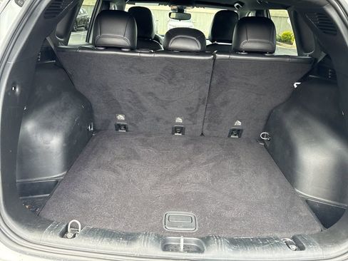 Used 2023 Jeep Compass Latitude image 7