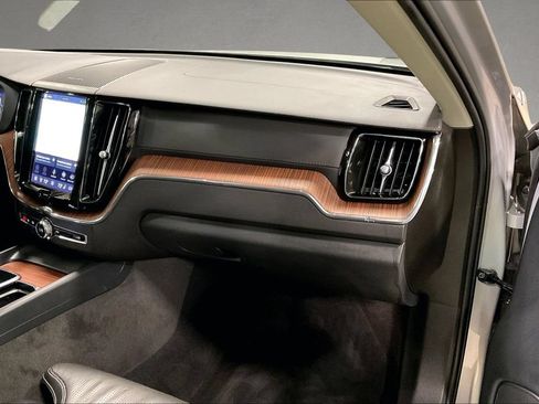 Certified 2023 Volvo XC60 B5 Ultimate w/ Climate Package AWD/4WD image 27
