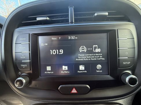 Used 2021 Kia Soul LX image 25