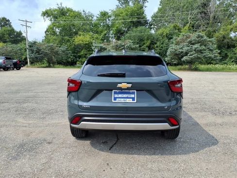 Used 2025 Chevrolet Trax LT w/ Driver Confidence Package FWD image 6