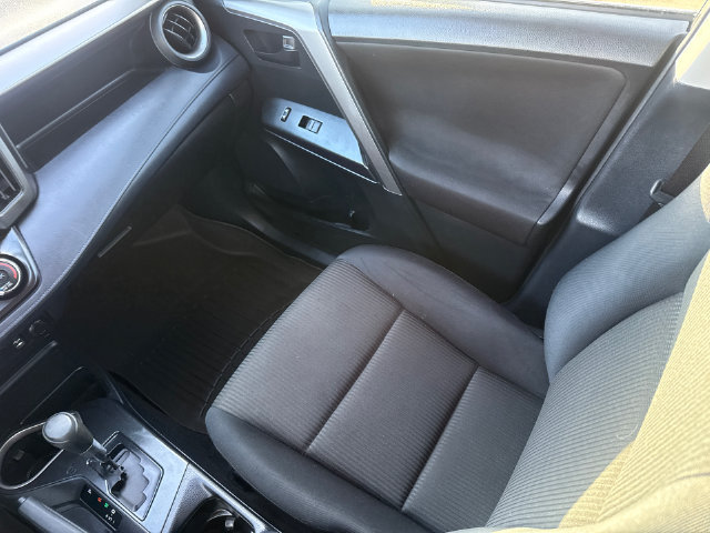 Used 2017 Toyota RAV4 LE FWD image 14
