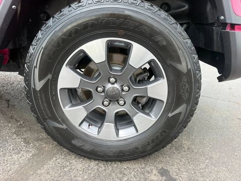 Used 2022 Jeep Wrangler Unlimited Sahara AWD/4WD image 54