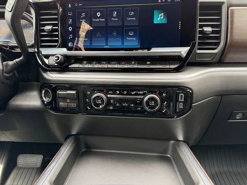 Certified 2025 Chevrolet Silverado 3500 High Country w/ High Country Premium Package AWD/4WD image 11