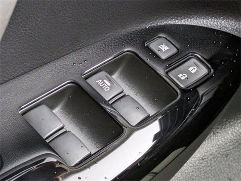 New 2025 Mitsubishi Eclipse Cross LE image 23