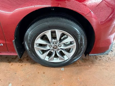 Used 2021 Toyota Sienna LE AWD/4WD image 8