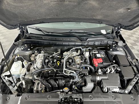 Used 2025 Nissan Altima 2.5 SV FWD image 31