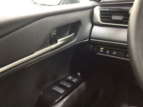 Used 2025 Toyota Camry SE image 16