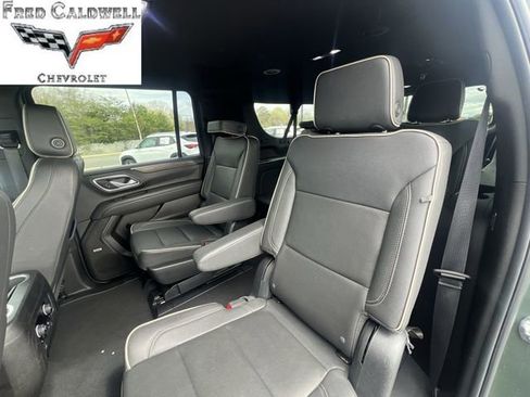 Used 2023 Chevrolet Suburban Premier image 30