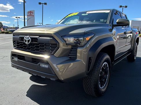 Used 2024 Toyota Tacoma TRD Off-Road w/ TRD Off Road Premium Package AWD/4WD image 7