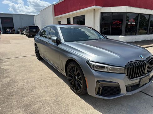 Used 2022 BMW 750i xDrive w/ M Sport Package image 7
