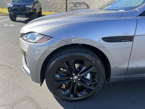 Certified 2025 Jaguar F-PACE R-Dynamic S image 12