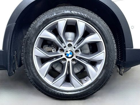 Used 2018 BMW X4 xDrive28i w/ Parking Assistance Package image 9