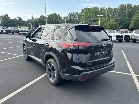 Used 2025 Nissan Rogue SV AWD/4WD image 7