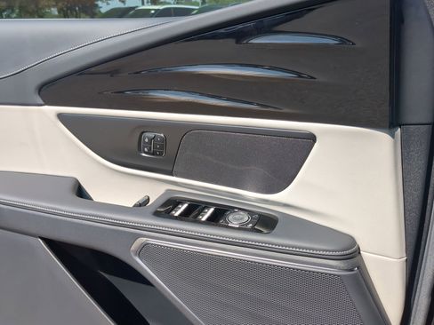 New 2025 Lincoln Nautilus Premier image 12