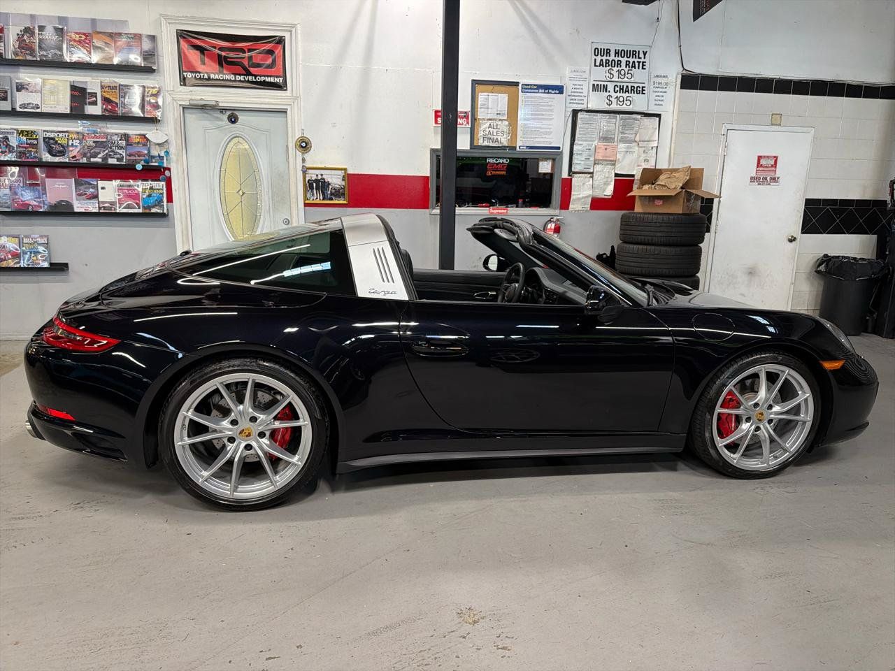 Used 2017 Porsche 911 Targa 4S AWD/4WD image 4