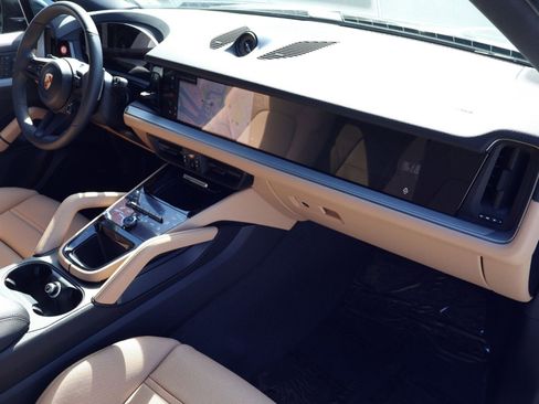 New 2026 Porsche Cayenne Coupe image 25