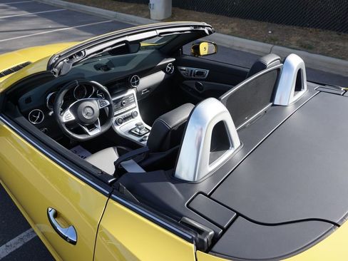 Certified 2020 Mercedes-Benz SLC 43 AMG image 17