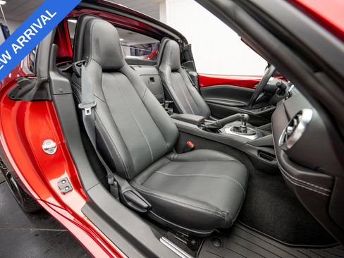 Used 2024 MAZDA MX-5 Miata RF Grand Touring RWD image 13