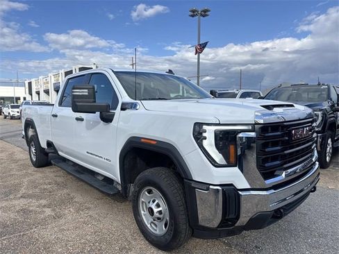 Used 2024 GMC Sierra 2500 Pro w/ Convenience Package image 4