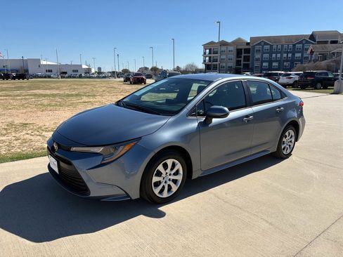 Used 2026 Toyota Corolla LE image 4