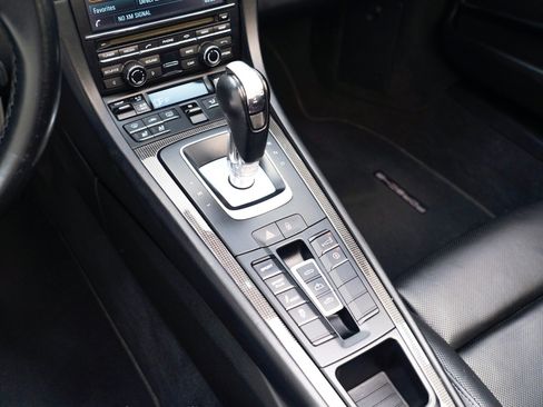 Used 2015 Porsche 911 Turbo S image 29